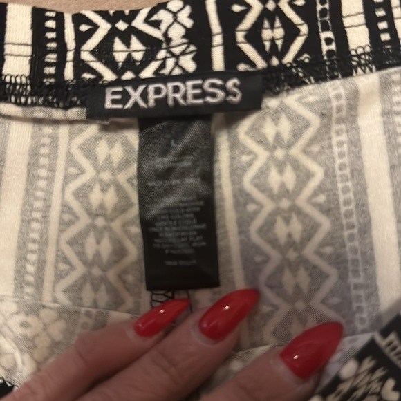 Chic Geometric Patterned Pants - Picture 5 of 5